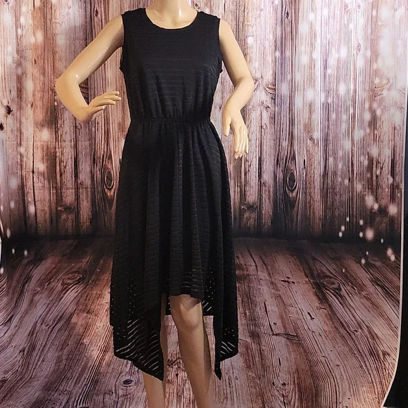 navy blue dress for baby girl Vera Wang wore custom #VeraWangHAUTE to the 2026 Met Gala “Costume Art.” A  custom black Italian double faced georgette dress with asymmetrical toga  inspired hand draping slung from a Rudi Gernreich choker main image 1